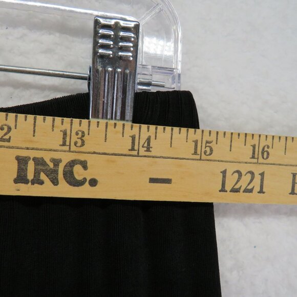 Chicos Travelers Pants Womens Medium Black Elastic Waist Short - Picture 5 of 7